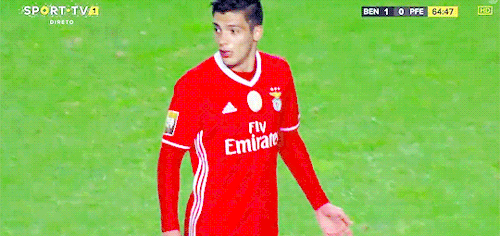 Resultado de imagen para raúl jiménez gif