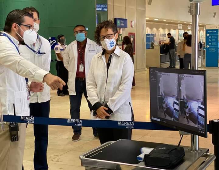 Con casi mil 200 empresas y prestadoras de servicios inscritas al programa, la dependencia otorg&oacute; la distinci&oacute;n a los primeros negocios que concluyeron los cinco m&oacute;dulos del curso y presentaron evidencias.